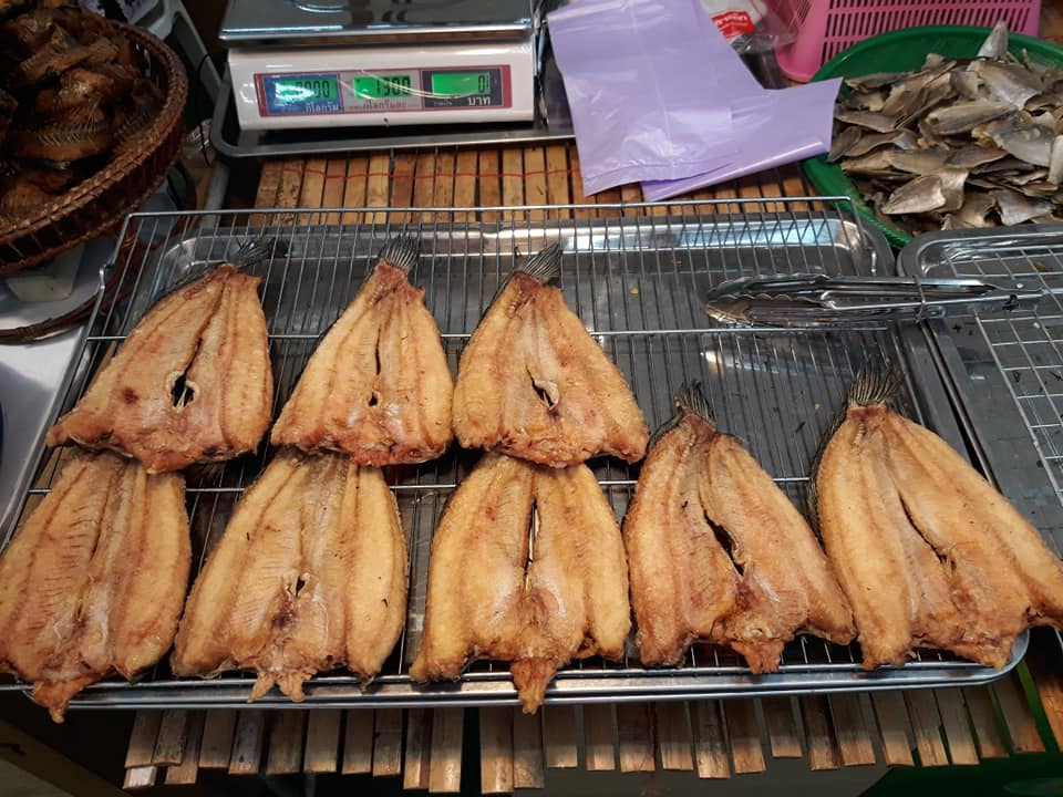 ปลาช่อนแดดเดียวทอด บ้านตราชู